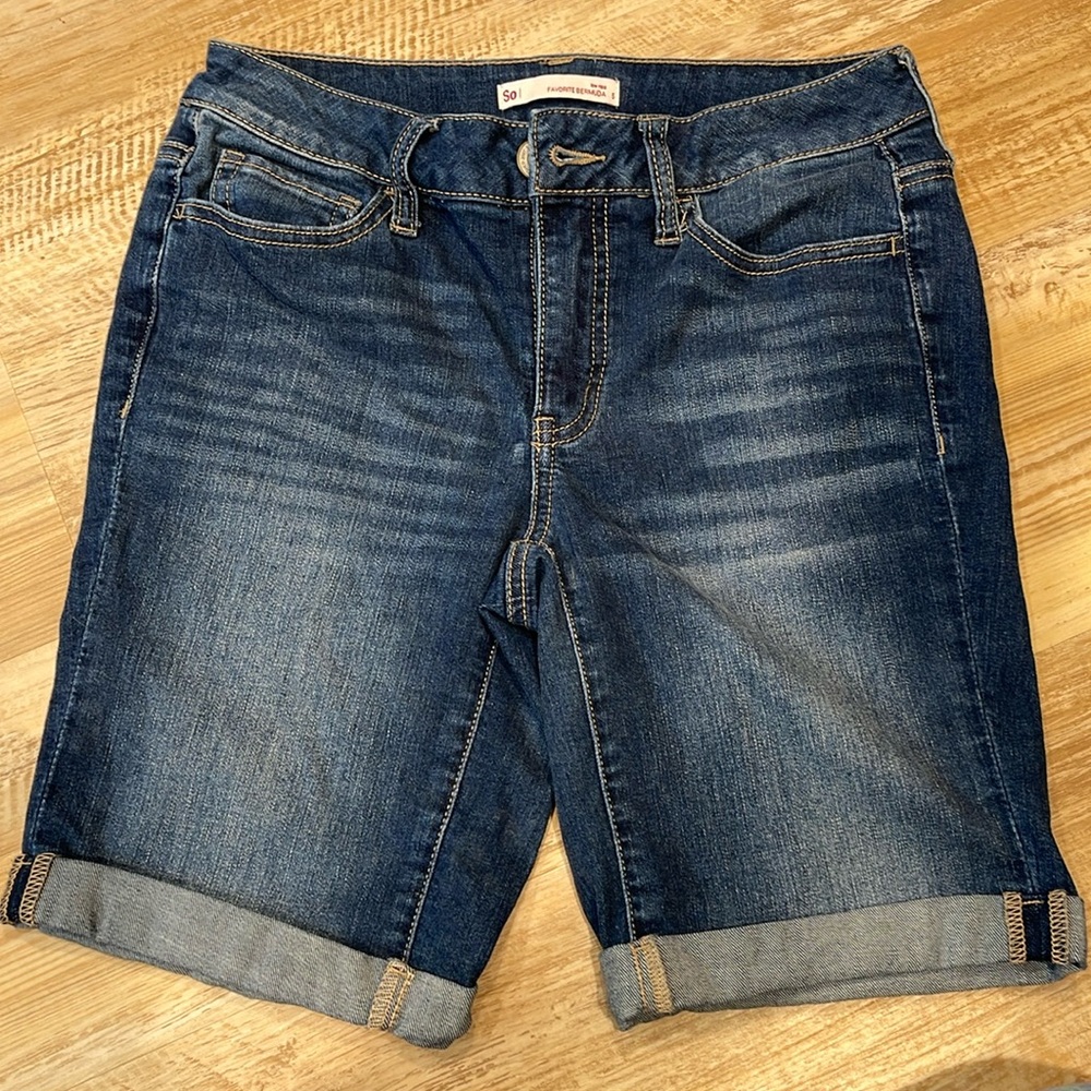 Juniors SO Bermuda Low Rise Dark Wash Denim Roll Cuff Blue Jean Shorts 5